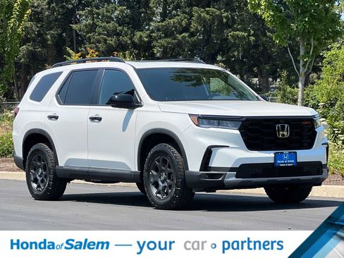 New 2025 Honda Pilot TrailSport image 9