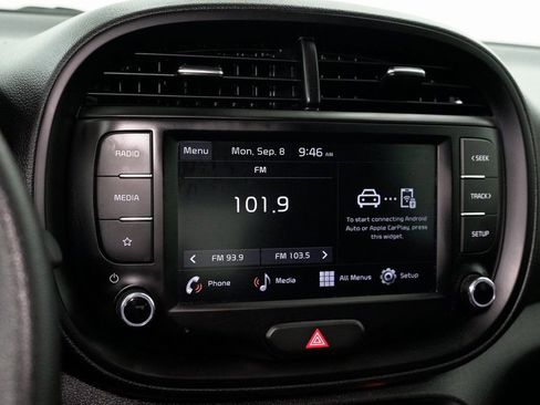 Used 2023 Kia Soul LX image 15