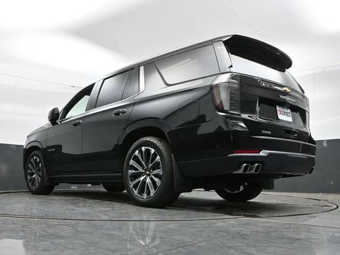 Used 2025 Chevrolet Tahoe High Country AWD/4WD image 47