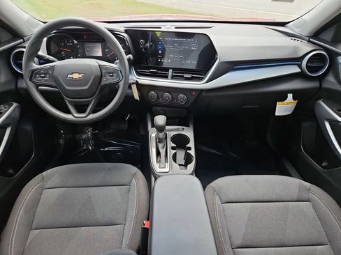 New 2026 Chevrolet Trax LS w/ LS Convenience Package FWD image 20