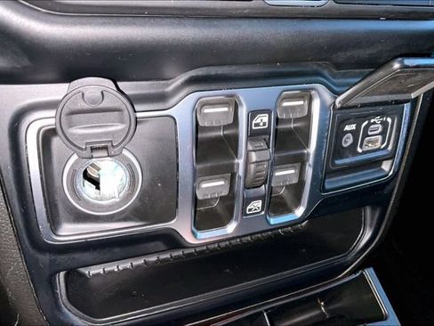 Used 2023 Jeep Gladiator Sport AWD/4WD image 24