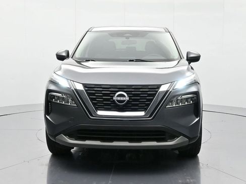 Used 2023 Nissan Rogue SV image 2