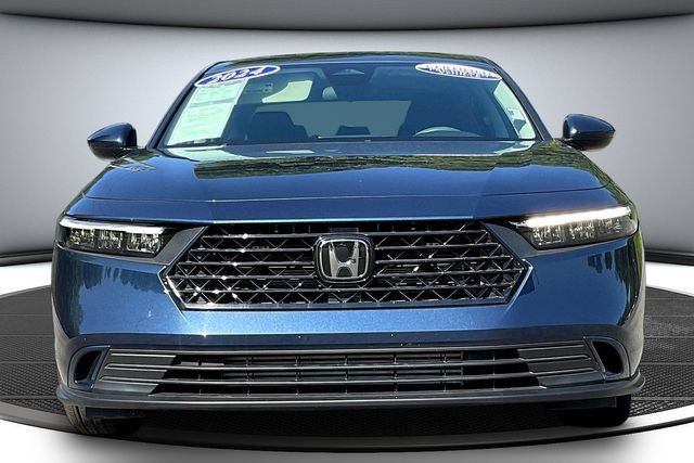 Used 2024 Honda Accord EX image 2