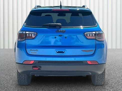 Used 2025 Jeep Compass Trailhawk AWD/4WD image 4