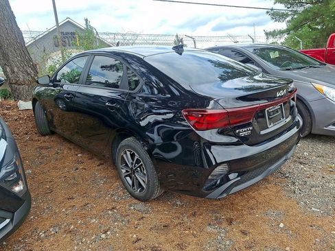 Used 2024 Kia Forte LXS FWD image 5