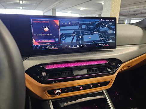 Used 2025 BMW 330i xDrive Sedan w/ M Sport Package image 12