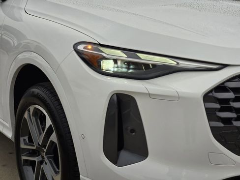 New 2025 Audi Q5 Premium image 13