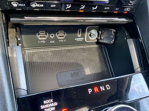 Used 2023 Jeep Grand Cherokee 4WD 4xe w/ Luxury Tech Group II image 27