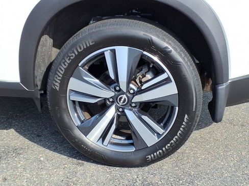 Used 2023 Nissan Rogue SL AWD/4WD image 9