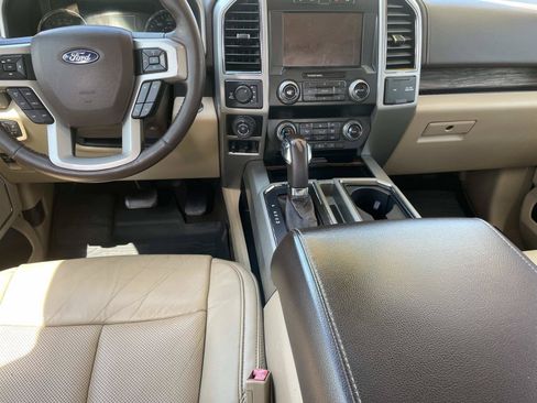 Used 2019 Ford F150 Lariat w/ Equipment Group 502A Luxury AWD/4WD image 16