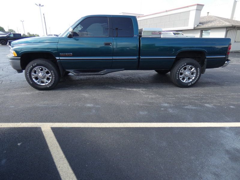 Used 1997 Dodge Ram 2500 Truck 2WD Club Cab image 1