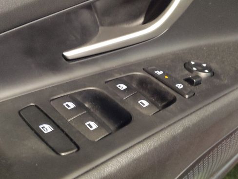 Used 2025 Hyundai Elantra SEL image 27