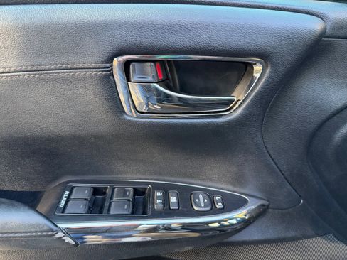 Used 2015 Toyota Avalon XLE image 13