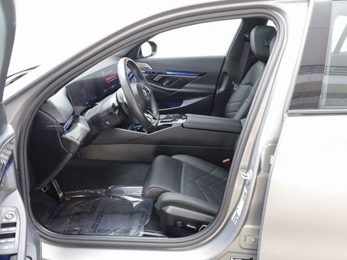 Certified 2025 BMW i5 M60 w/ Premium Package image 6