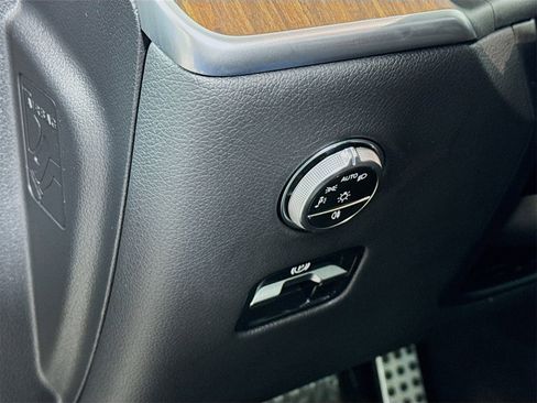 Used 2023 Mercedes-Benz GLC 300 4MATIC image 8