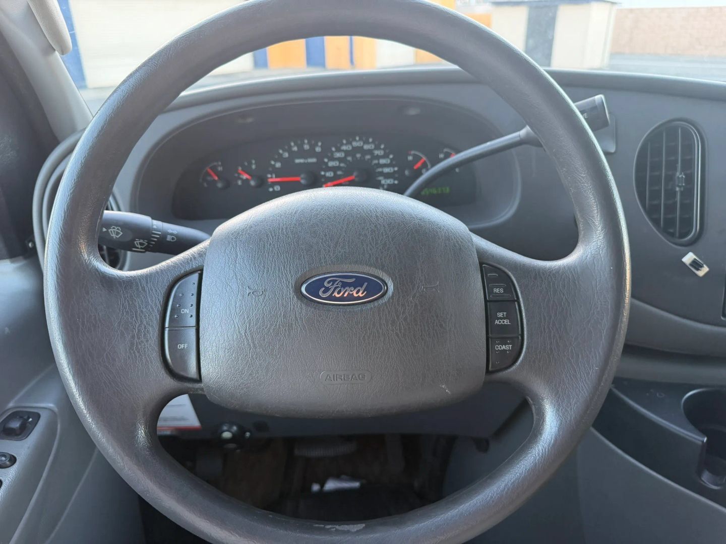 Used 2006 Ford E-350 and Econoline 350 XLT RWD image 21