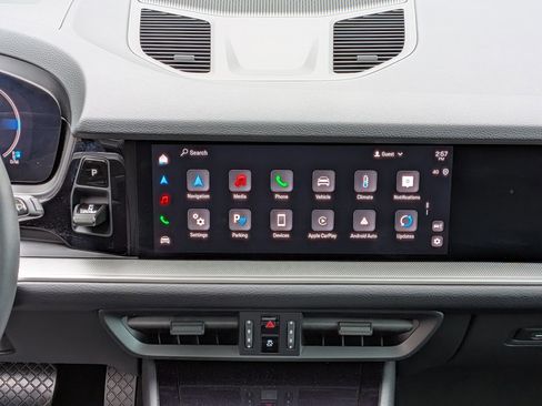 Certified 2025 Porsche Cayenne AWD/4WD image 13