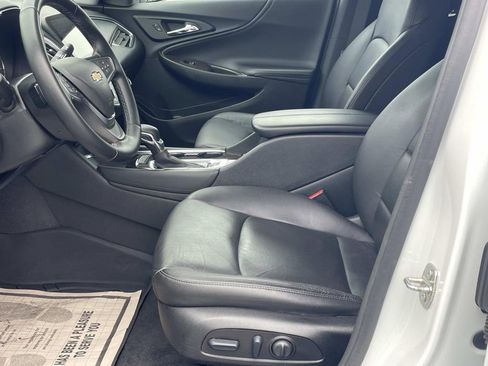 Used 2023 Chevrolet Malibu LT w/ Redline Edition FWD image 17