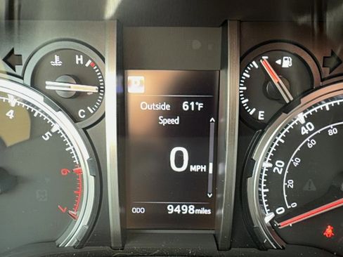 Used 2023 Toyota 4Runner TRD Off-Road Premium w/ Off Road Premium Plus Package AWD/4WD image 13