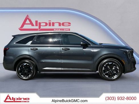 Used 2024 Kia Sorento S FWD image 6