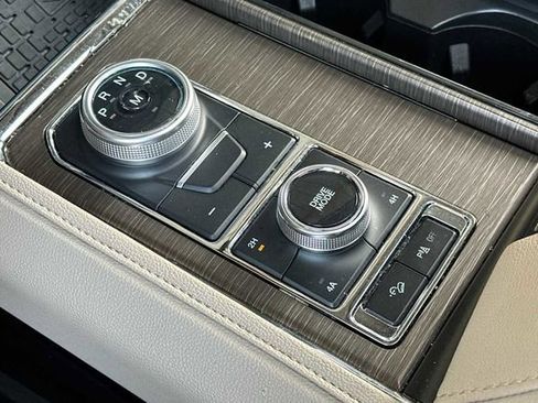 Used 2024 Ford Expedition Max Limited image 21