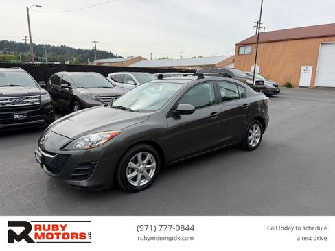 Used 2010 MAZDA MAZDA3 i Touring FWD image 1