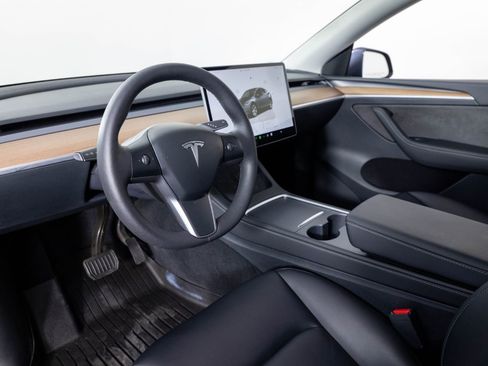 Used 2023 Tesla Model Y Long Range image 13