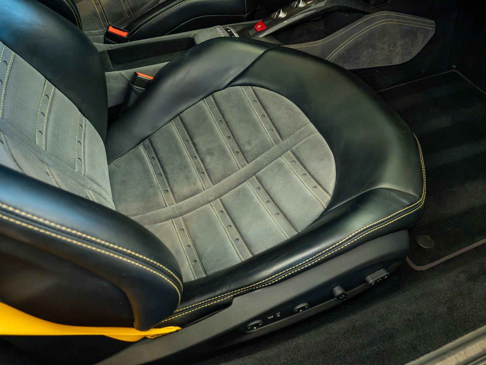 Certified 2018 Ferrari 488 GTB RWD image 20