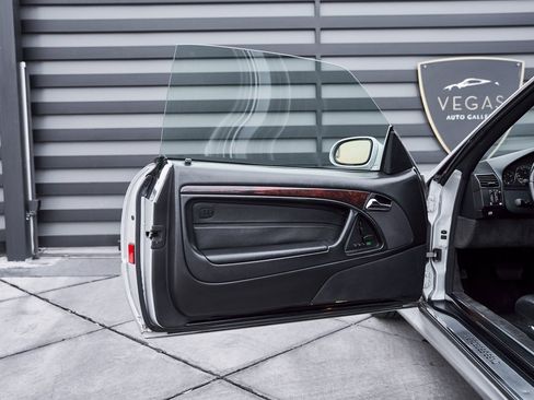 Used 2002 Mercedes-Benz SL 500 w/ SL2 Option Pkg image 24