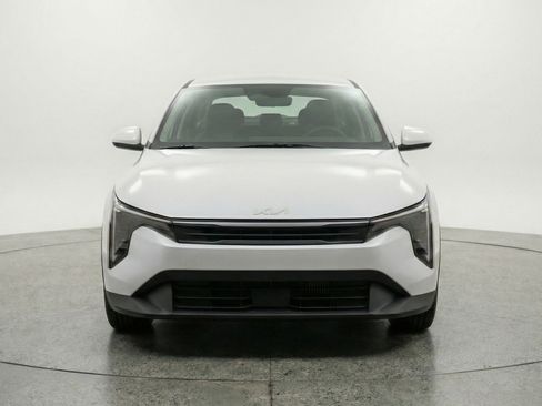 Used 2025 Kia K4 LXS FWD image 2