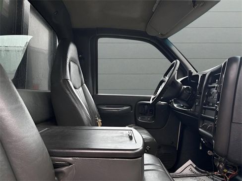 Used 2008 Chevrolet Kodiak C4500 4x4 Regular Cab image 11