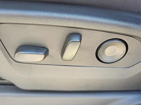 New 2026 GMC Sierra 1500 SLE w/ Preferred Package image 15