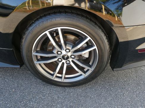 Used 2016 Ford Mustang Premium image 31