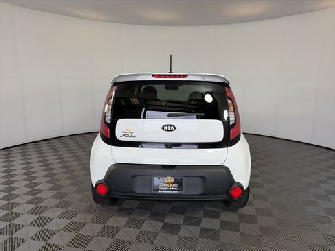 Used 2015 Kia Soul + FWD image 9