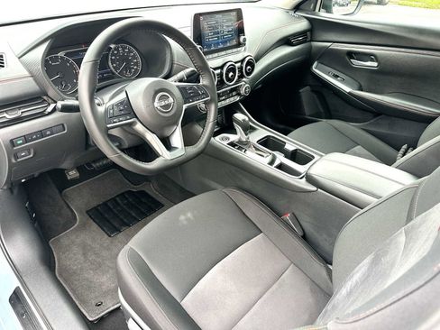 Used 2025 Nissan Sentra SR FWD image 18