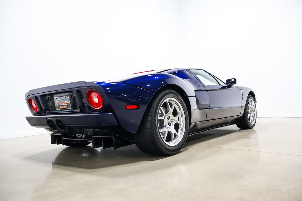 Used 2005 Ford GT RWD image 62