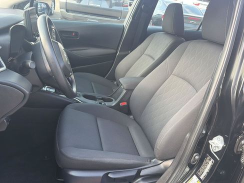 Used 2025 Toyota Corolla LE FWD image 9