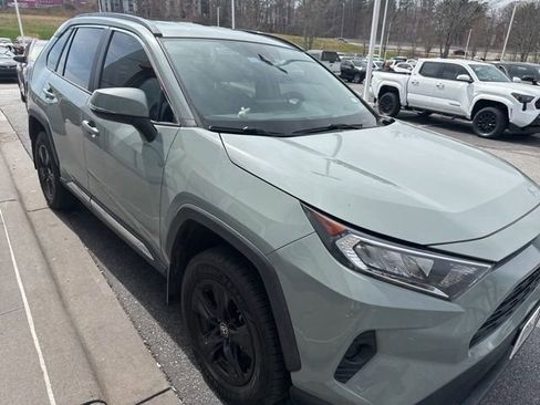 Used 2021 Toyota RAV4 XLE image 3