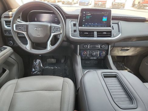 Used 2023 Chevrolet Tahoe Z71 w/ Luxury Package AWD/4WD image 12