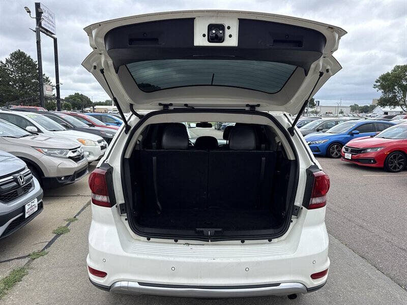 Used 2020 Dodge Journey Crossroad FWD image 22