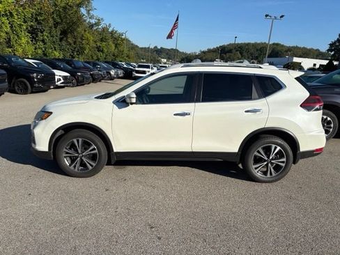 Used 2019 Nissan Rogue SV w/ Premium Package AWD/4WD image 2