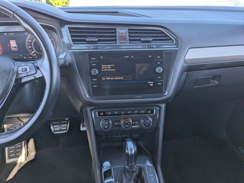 Used 2019 Volkswagen Tiguan SE image 17