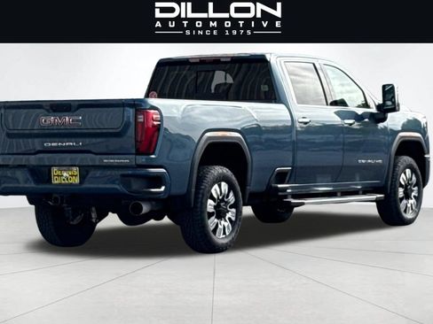 Used 2025 GMC Sierra 3500 Denali w/ Denali Reserve Package AWD/4WD image 4