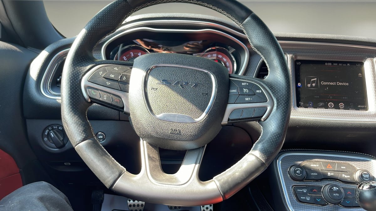 Used 2015 Dodge Challenger SRT Hellcat RWD image 12