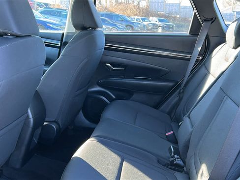 Used 2023 Hyundai Tucson SE image 19