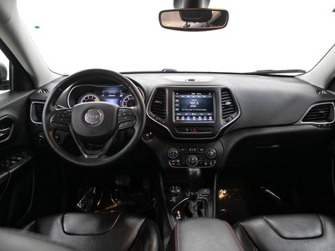 Used 2020 Jeep Cherokee Trailhawk w/ Cold Weather Group AWD/4WD image 15
