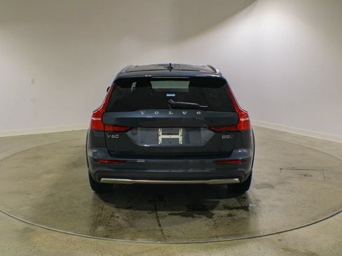 New 2026 Volvo V60 B5 Cross Country Ultra w/ Climate Package AWD/4WD image 4