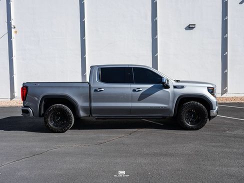 Used 2025 GMC Sierra 1500 SLE w/ X31 Off-Road Package AWD/4WD image 9