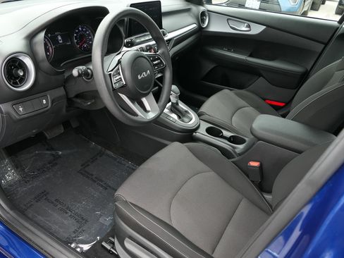 Used 2024 Kia Forte LXS FWD image 11