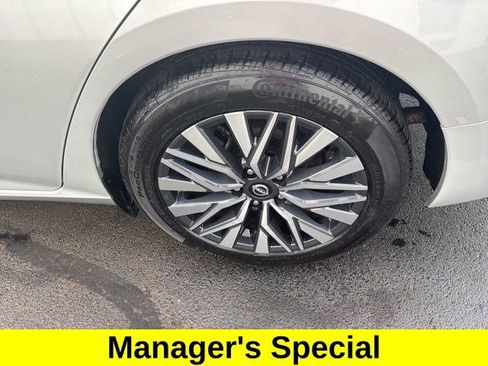 Used 2024 Nissan Altima 2.5 SV image 42